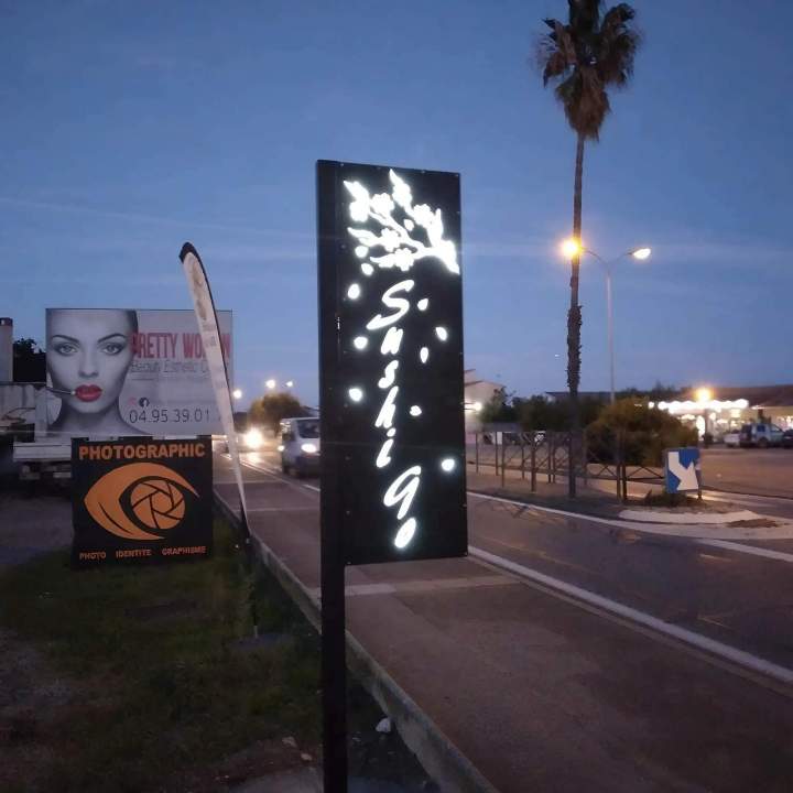 Fabrication d'enseigne lumineuse Corse